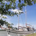 Corabia Santa Marina 船屋 苏利纳