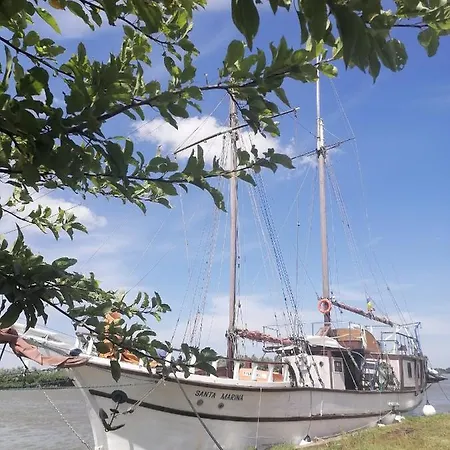 Corabia Santa Marina Ботель Сулина