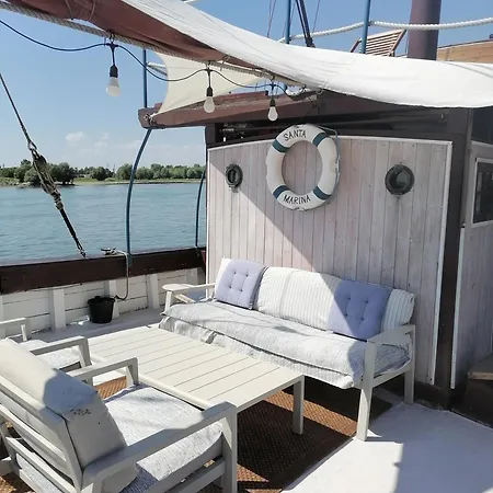 Botel Corabia Santa Marina Sulina